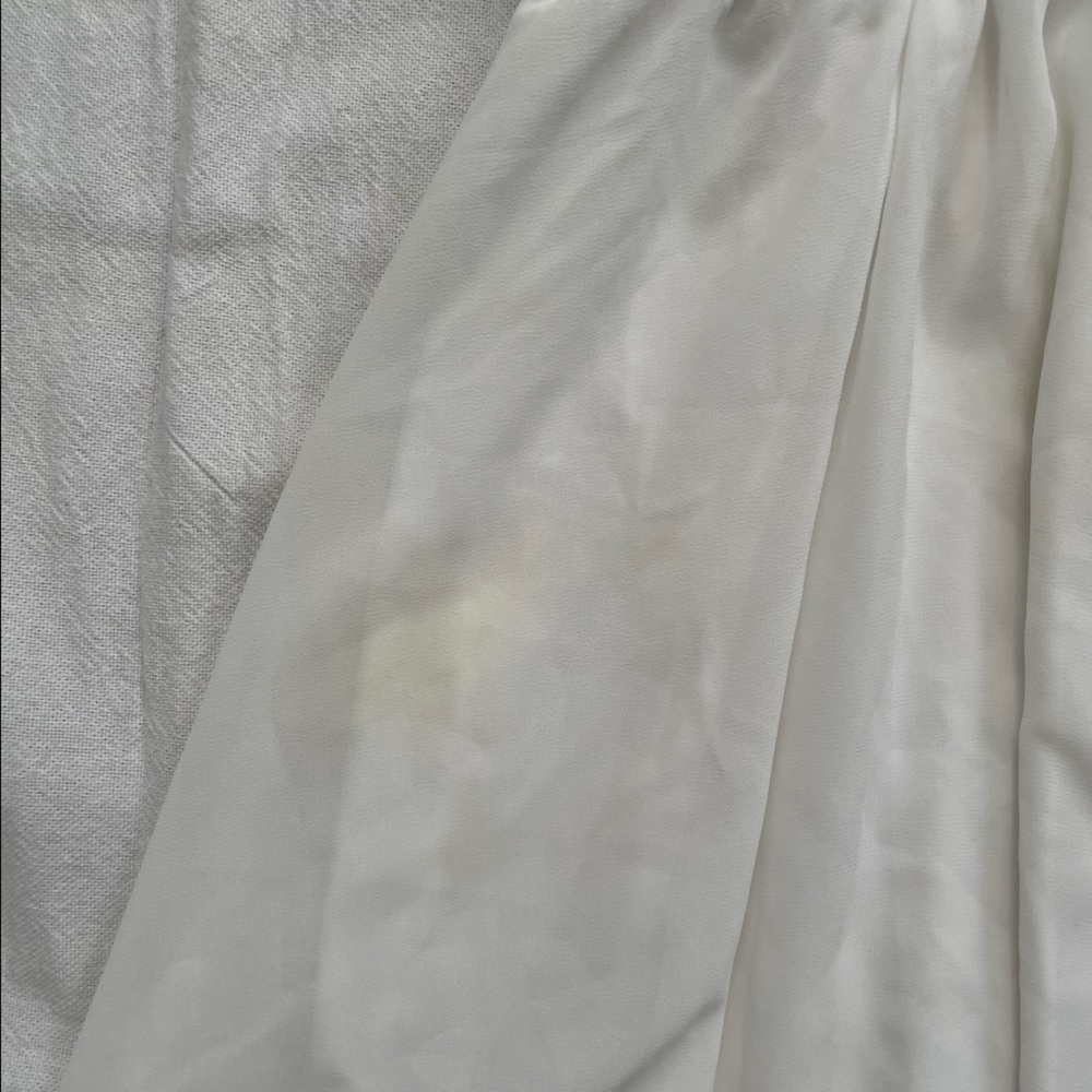 Sleeveless white dress - Picture 2 of 5